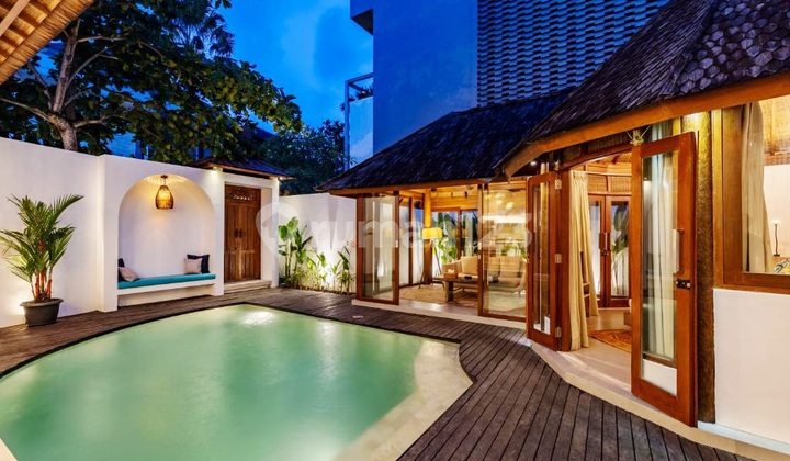 Beautiful Tropical Minimalist Style Villa in Central Berawa, Canggu... Located in a Onegate System Cluster Environment with 24-Hour Security... Walking Distance to Berawa Starbucks 2