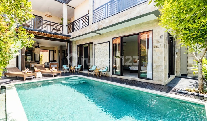 Beautiful Villa High Occupancy Located on Jalan Mertanadi Seminyak...150 Meters to Naughty Nuris, 350 Meters to Gusto Gelato, and 4 Minutes to La Favela Seminyak Central