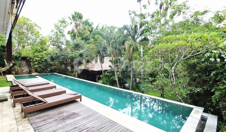 Dihitung Harga Tanah Saja ..Tanah Bonus Bangunan Villa di Umalas...3 Menit ke Liga Tennis Padel Umalas