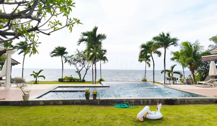 2 Unit Beach Front Villa / Beachfront At Air Sanih Kubutambahan, Singaraja...