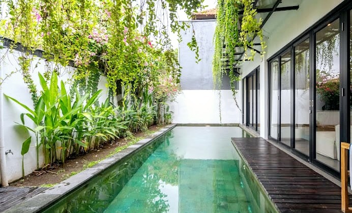 Turun Harga ...Villa At Kayu Tulang Selatan , Canggu...A Quite Area But Closed To Many Amenities And Walking Distance To Many Restaurant..10 Minutes To Batu Bolong Beach Turun Harga ...Villa At Kayu Tulang Selatan , Canggu...A Quite Area But Closed To Many Amenities And Walking Distance To Many Restaurant..10 Minutes To Batu Bolong Beach