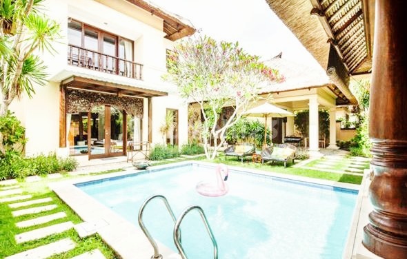 Villa Murah Di Bawah Harga Pasaran Di Jimbaran..300 Meter Ke Raffles Hotel , 3 Menit Ke Four Seasons Hotel Dan 5 Menit Ke Hotel Ayana