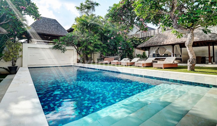 Luxurious Villa In The Heart Of Area Jalan Kayu Aya , Oberoi Seminyak ...400 Meter To Kim Soo , 550 Meter To La Luciola And Motel Mexicola And 4 Minutes To Potato Head 2