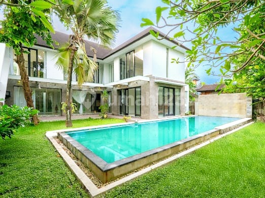 Villa Mewah Di Pererenan Canggu .. Hanya 900 Meter Ke Pantai Pererenan