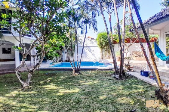 Classic Villa with a Premium Location in Berawa Canggu... 400 Meters to Milk and Madu, 600 Meters to Milu By Nook, and 3 Minutes to Atlas Beach Club