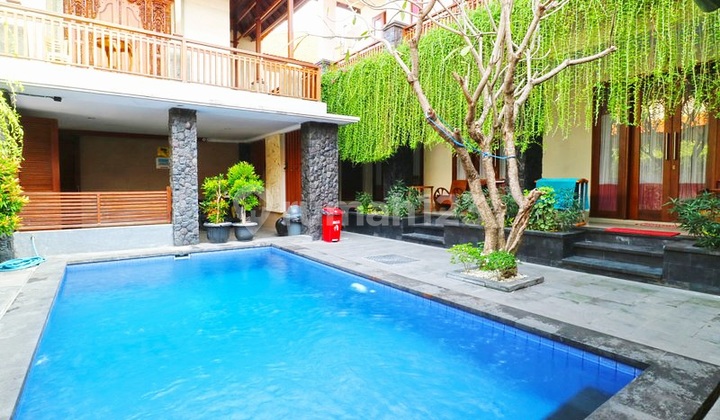 Guest House with 9 Rooms and a Swimming Pool in Sindu, Sanur Beach Side. 650 Meters to Sindu Beach, 850 Meters to Bryd Beach House, and 2 Minutes to Icon Mall Sanur. 2