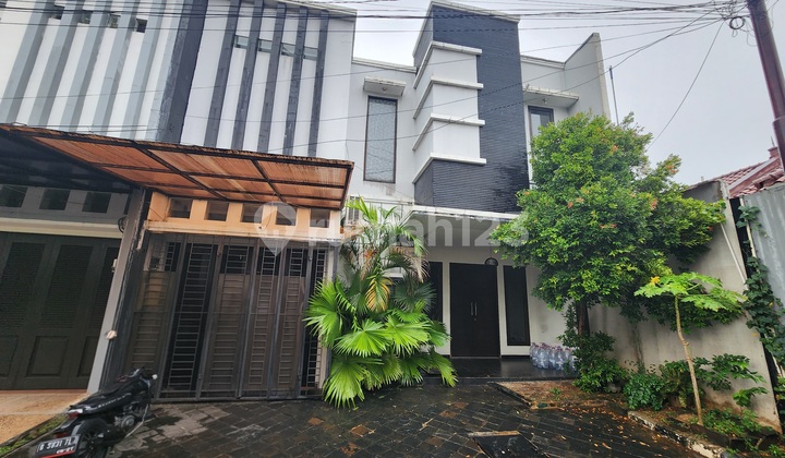 House for Sale in Tebet House for Sale in Tebet