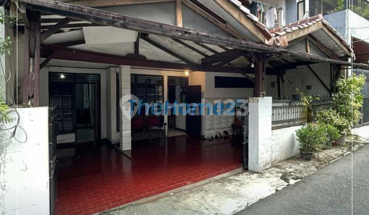 Ready-to-Occupy House in Tebet and Best Price in Tebet
