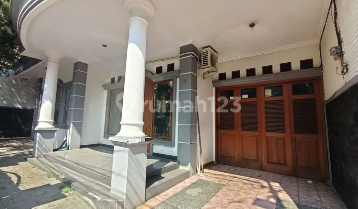 House for Rent in Tebet 2