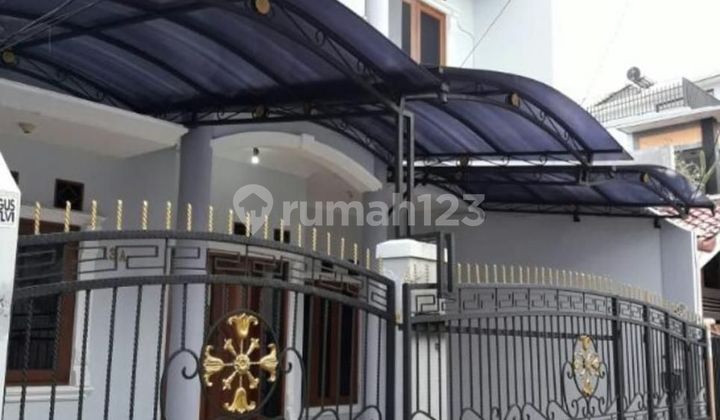 Rumah Disewakan di Tebet 2 Lantai