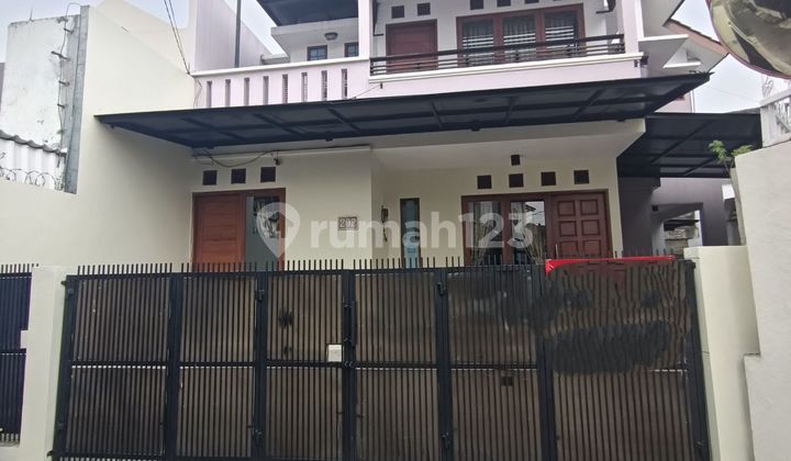 Rumah Disewakan di Tebet Rumah Disewakan di Tebet
