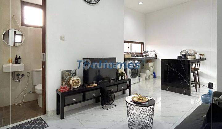 Di Jual Rumah 3 Lantai, Dekat Taman. Tebet Barat, Jakarta Selatan 2