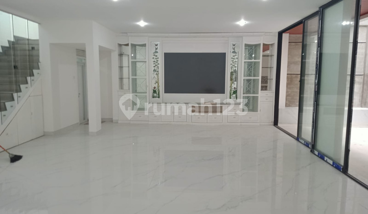 Rumah Muara Karang 200 Full Renovasi, Rapi Siap Huni 4