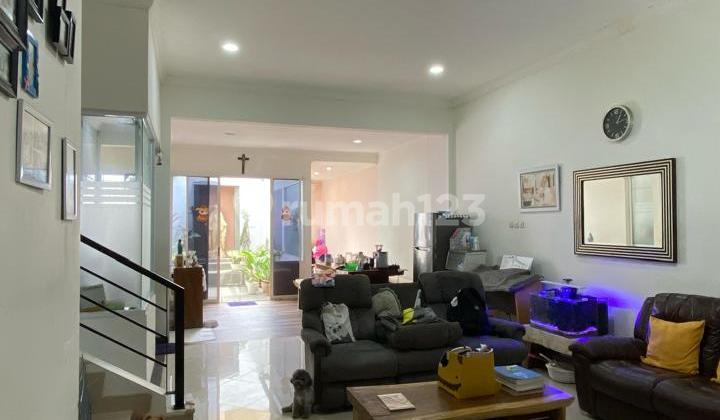 Beautiful Catamaran House 200m Semi-Furnished Already Renovated