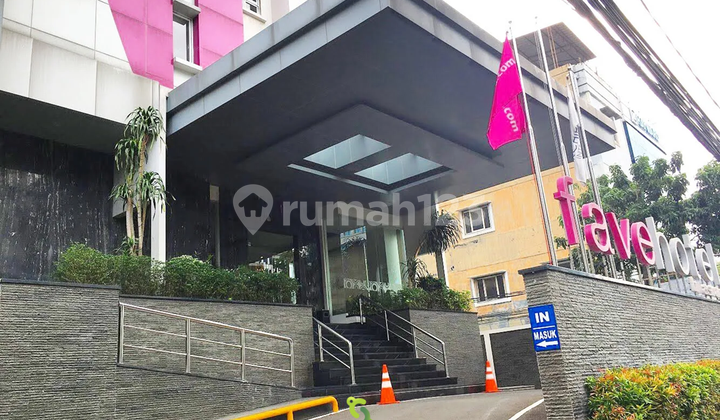 The Hotel Building in the Gajah Mada Area is Still Fully Operational 2