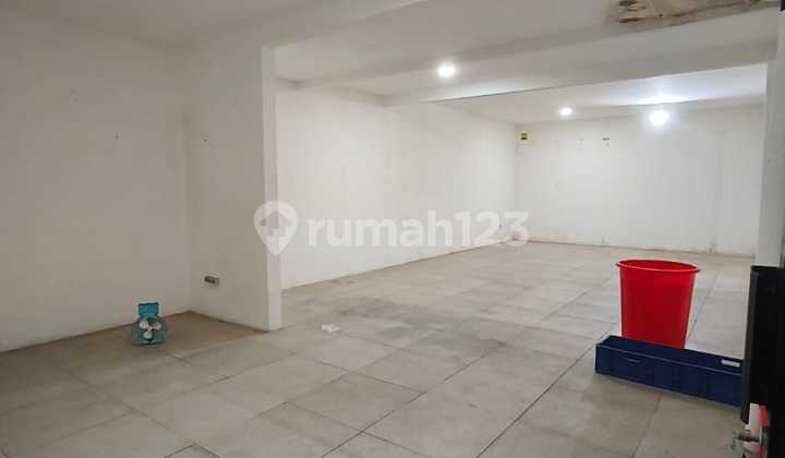 Room 2 Office Unit Pluit Size 5x20 Position on Main Road and Near Mall