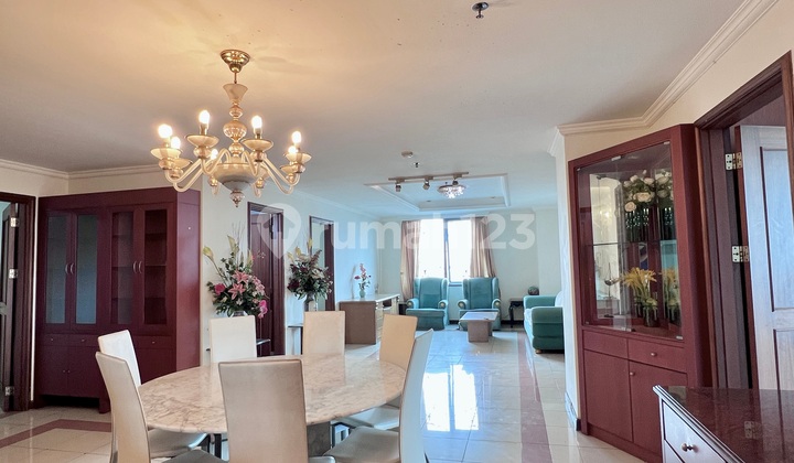 Apartemen Riverside Muara Karang 4+2 BR 198M2 Furnish