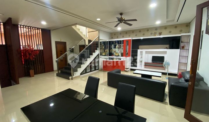 Rumah 3.5 Lantai PIK 8x24m Semi Furnish Semi Furnish Siap Huni