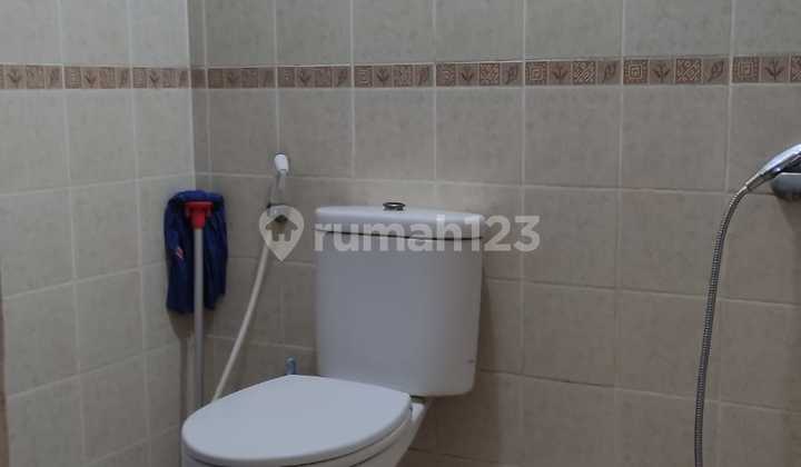 Rumah Pik 2 Lantai Kondisi Rapi Siap Huni