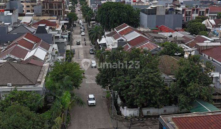 Rumah Tua Muara Karang Hoek Strategis Untuk Komersil 2