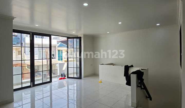 Rumah PIK 120m Baru Renovasi Rapi Siap Huni Rumah PIK 120m Baru Renovasi Rapi Siap Huni