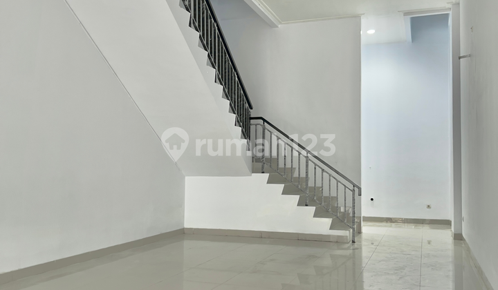 Golf Island Pik Ruko Facing the Road 2