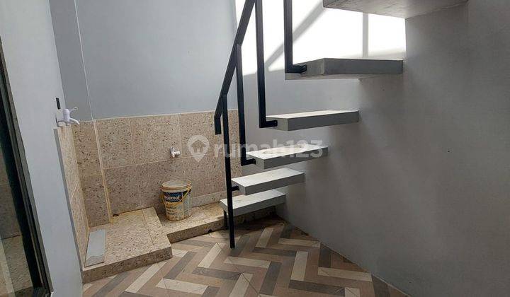 Rumah Cantik Di Jagakarsa 2 Lantai Dalam Cluster Dijual Cepat,shm 11