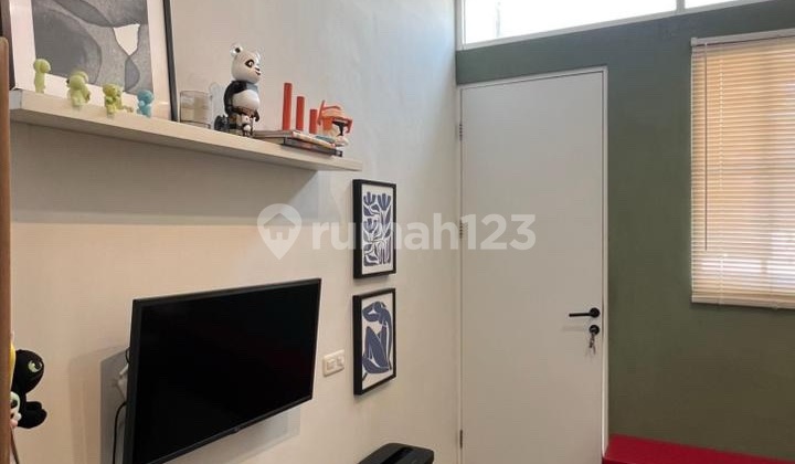 Rumah Siap Huni Semi Furnish Bagus Selangkah Ke Surabaya Barat