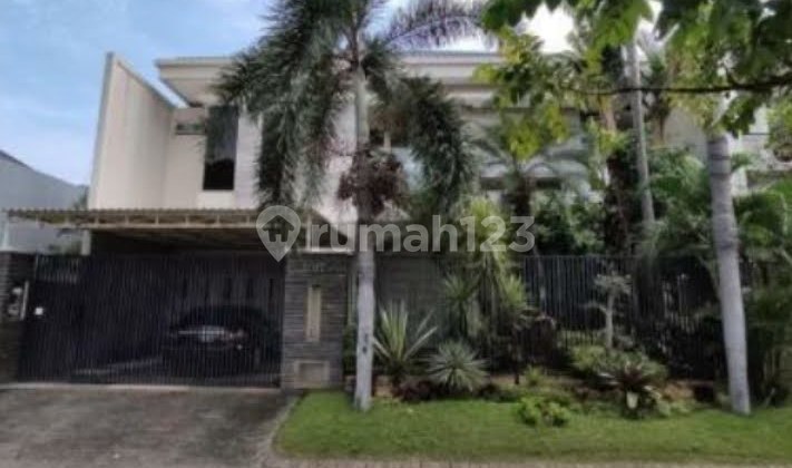 Luxury Marble-Furnished House in Graha Family West Surabaya Luxury Marble-Furnished House in Graha Family West Surabaya