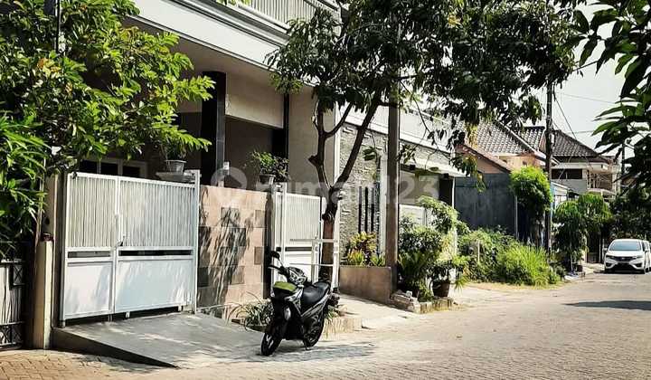 Rumah 2 Lantai Siap Huni Babatan Pratama Selangkah ke Mall Ptc Rumah 2 Lantai Siap Huni Babatan Pratama Selangkah ke Mall Ptc