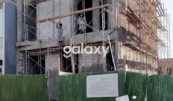 Rumah Dian Istana Cluster Mocca Verbana 2 Lantai Hadap Selatan 2