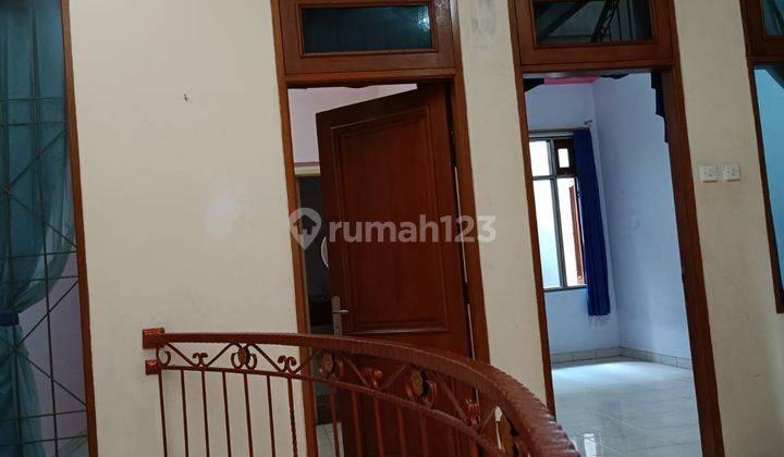 Rumah 2 Lantai Bagus di Taman Aries, Meruya Utara, Jakarta Barat 2