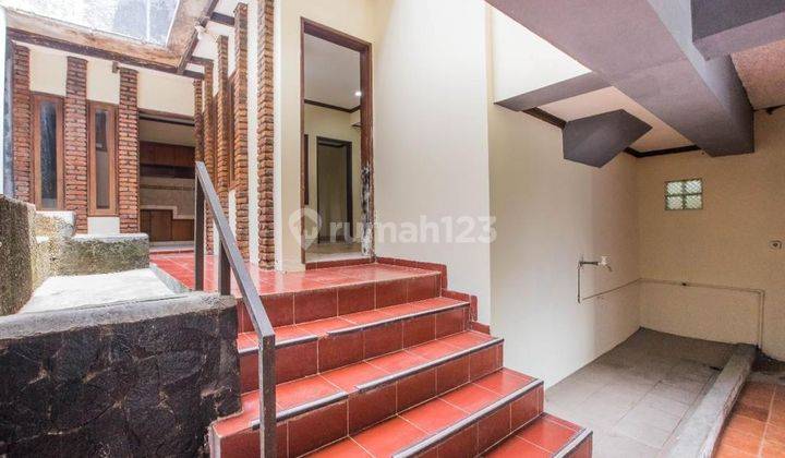 Rumah villa di lembang bandung 12