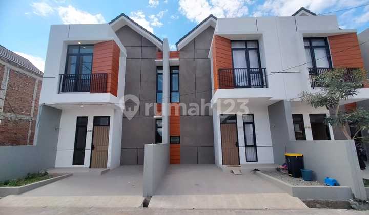 Rumah 2 Lantai Dekat Pusat Kota Rumah 2 Lantai Dekat Pusat Kota