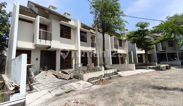 Mainroad House, North Margahayu, Bandung 2