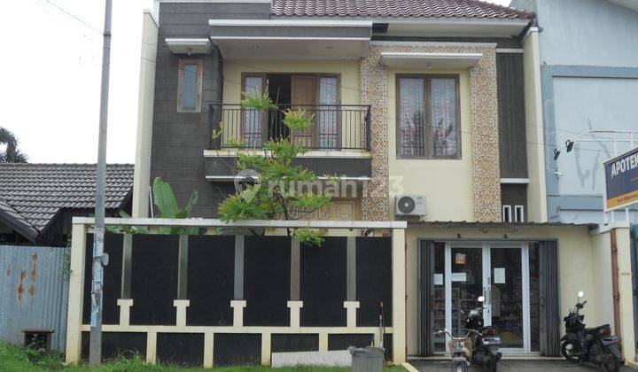 Rumah Beserta Usahanya Kencana Loka BSD City, Strategis Pinggir Jalan, Ramai 1