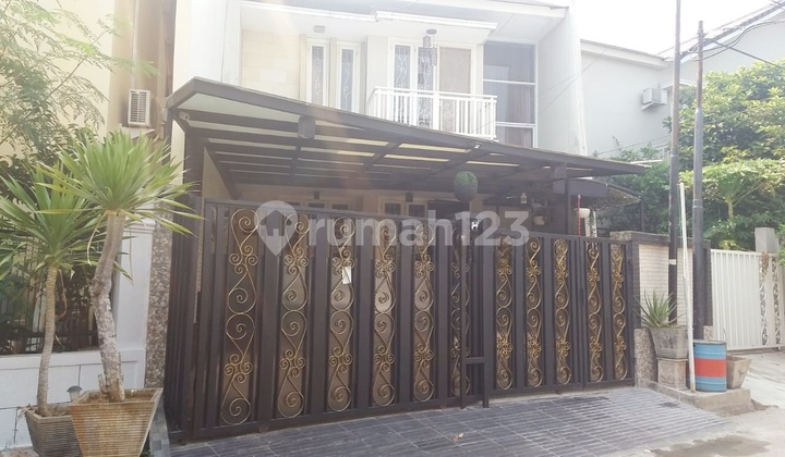 Dijual Rumah 2 Lantai Villa Melati Mas Residence, Modern Minimalis, Bebas Banjir