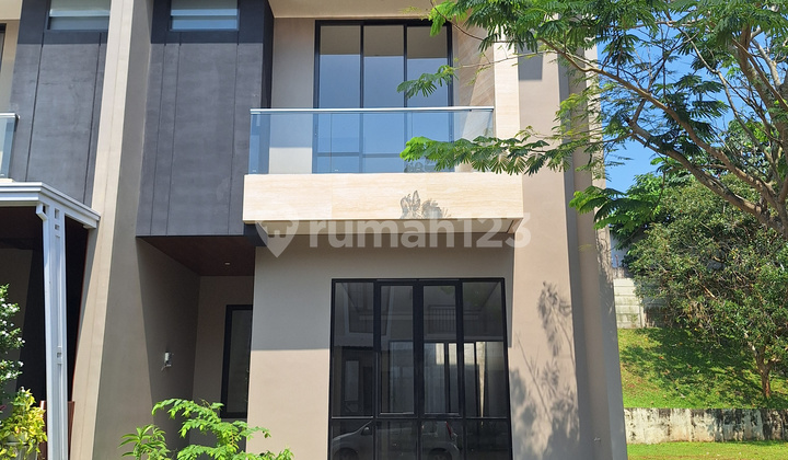 Dijual Rumah Baru Bangunan Mandiri Vanya Park Azura BSD City, Cakep, Siap Huni