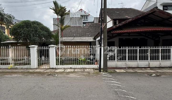 Rumah Dalam Komplek Posisi Hook Area Tebet