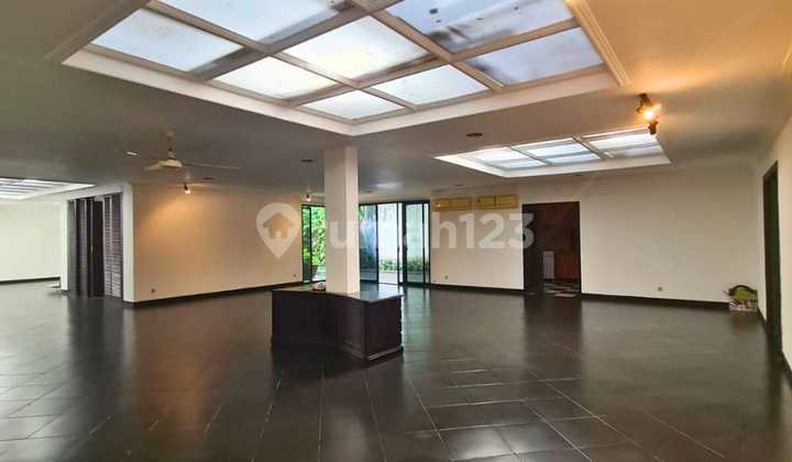 Well-maintained house in the prime area of Kemang 2