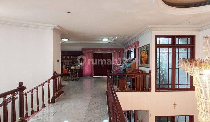 Menteng Rumah dijual 2 Lantai SHM Bagus Dekat Taman Suropati  2