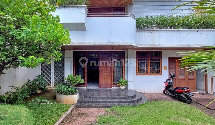 Menteng Rumah dijual 2 Lantai SHM Bagus Dekat Taman Suropati  1