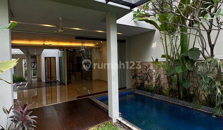 Rumah Siap Huni Tropikal Modern Kemang Dalam, Jakarta Selatan 1