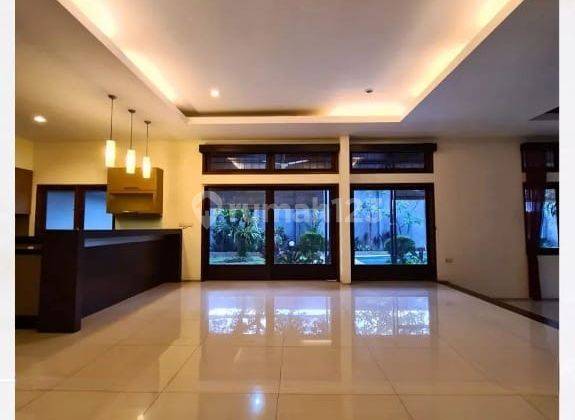 Resort House di Kemang, Turun Harga  2