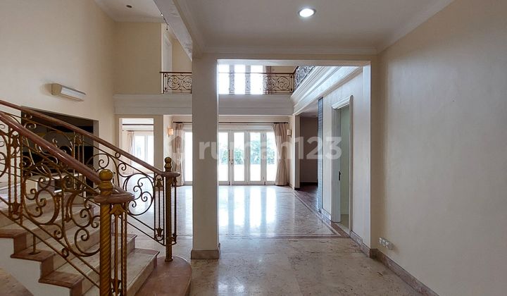 RUMAH MEWAH MODERN CLASSIC HARGA MENARIK DI KEMANG  2