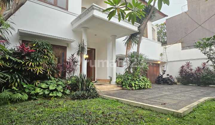 AMERICAN STYLE HOUSE READY TO OCCUPY IN KEMANG DALAM, SOUTH JAKARTA
