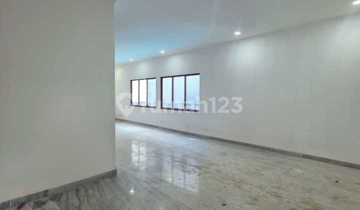 Turun Harga! Rumah Bagus Siap Huni Area Kemang 2