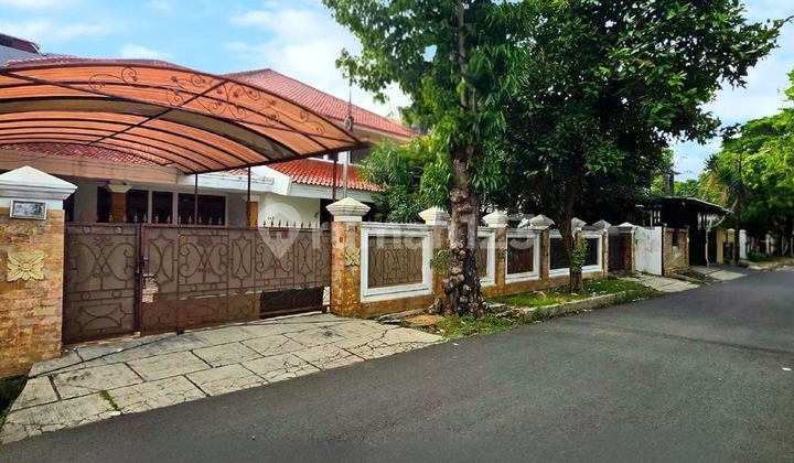 Rumah Bagus Siap Huni di Pasar Minggu Parkiran Luas