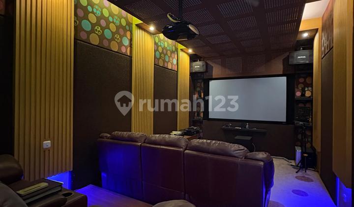 For Sale/Rent Modern Classic House in Pondok Indah, Wide Road Row. 2