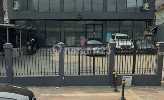Disewakan Gedung Komersial di Veteran Raya Lokasi Menguntungkan Disewakan Gedung Komersial di Veteran Raya Lokasi Menguntungkan